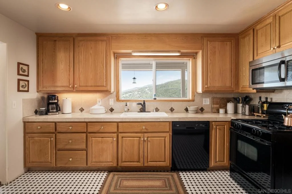 Photo of 15683 N Peak Road