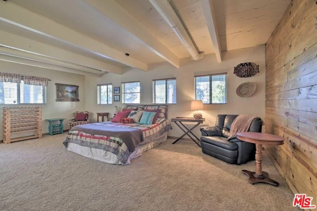 Photo of 888 Grass Valley Road