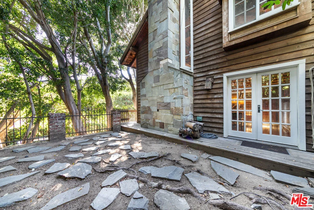 Photo of 8497 Harold Way