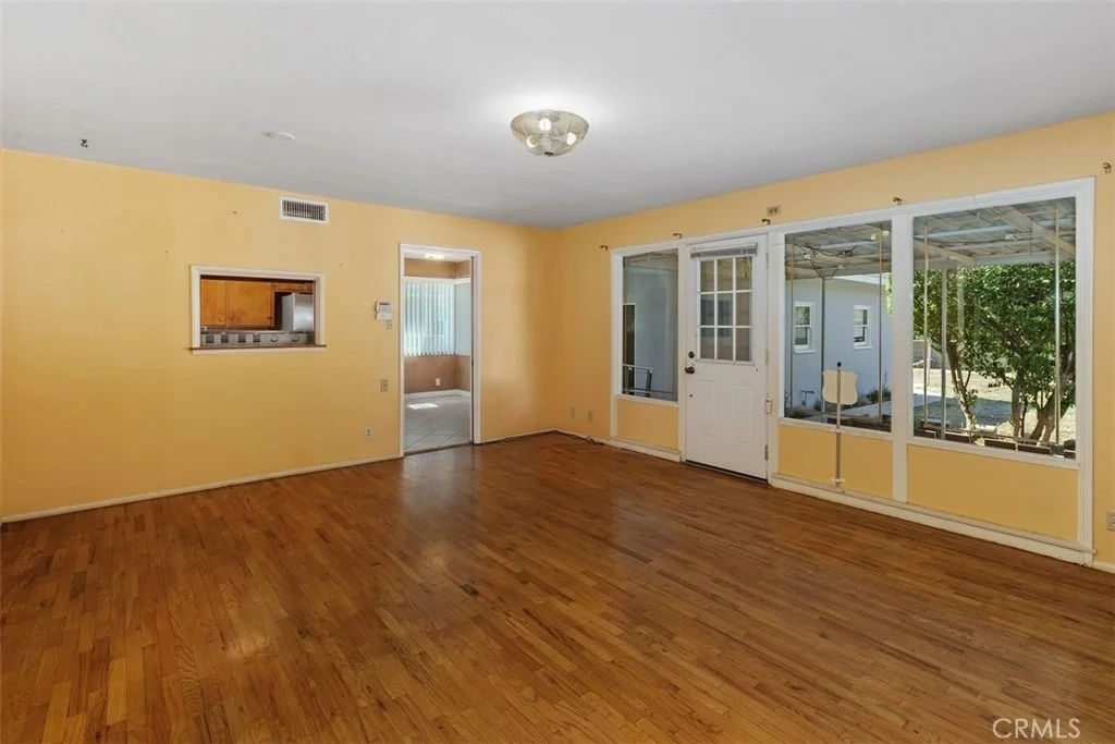 Photo of 417 E Cornell