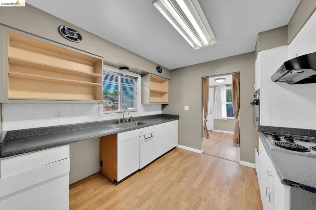 Photo of 3742 Walnut Ave