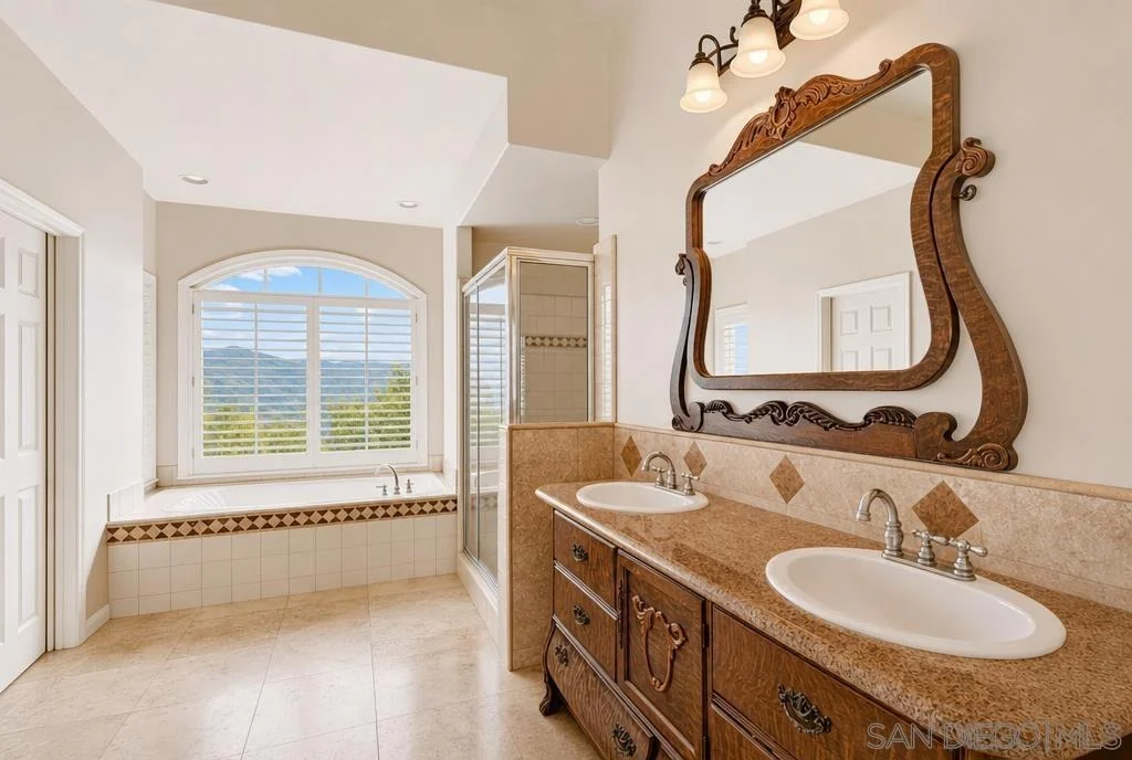 Photo of 991 River Oaks
