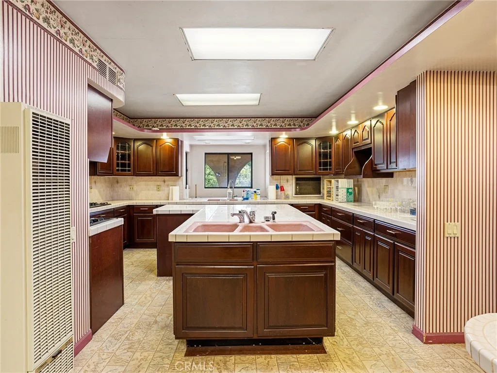 Photo of 836 N Parish Place