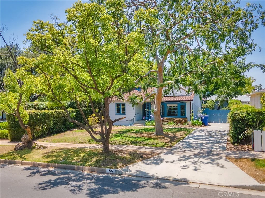 Photo of 1727 N Hill Avenue
