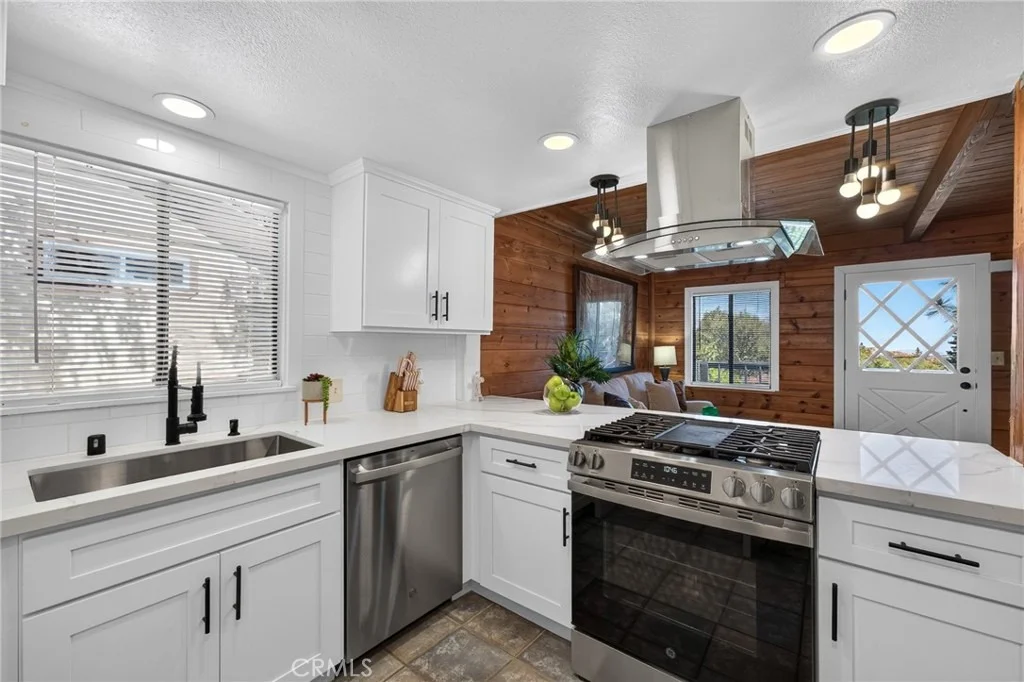 Photo of 27067 Overlook Lane