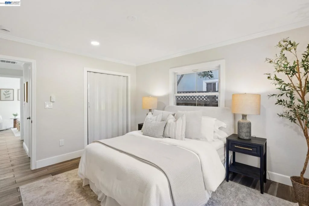 Photo of 734 Scott Blvd