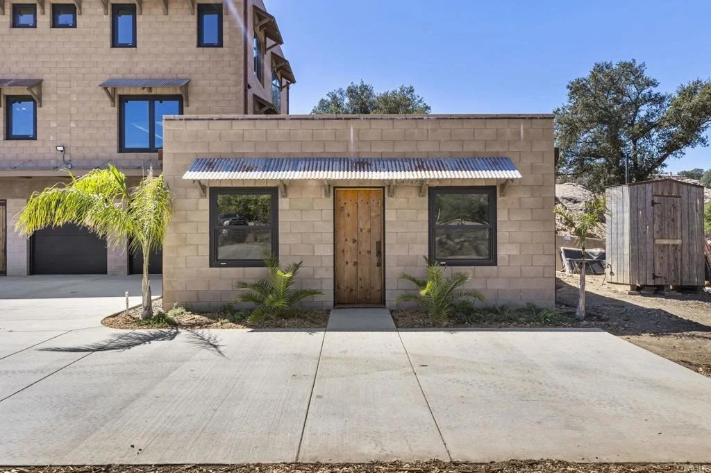 Photo of 21179 Sutherland Dam Road