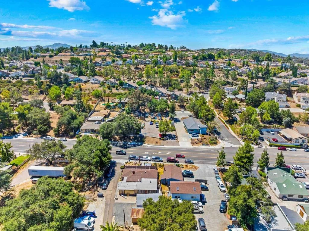 Photo of 2560 Alpine Blvd