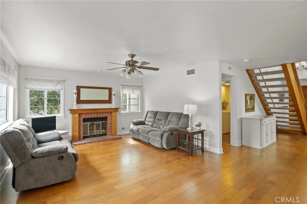 Photo of 1155 Bridgeport Rd
