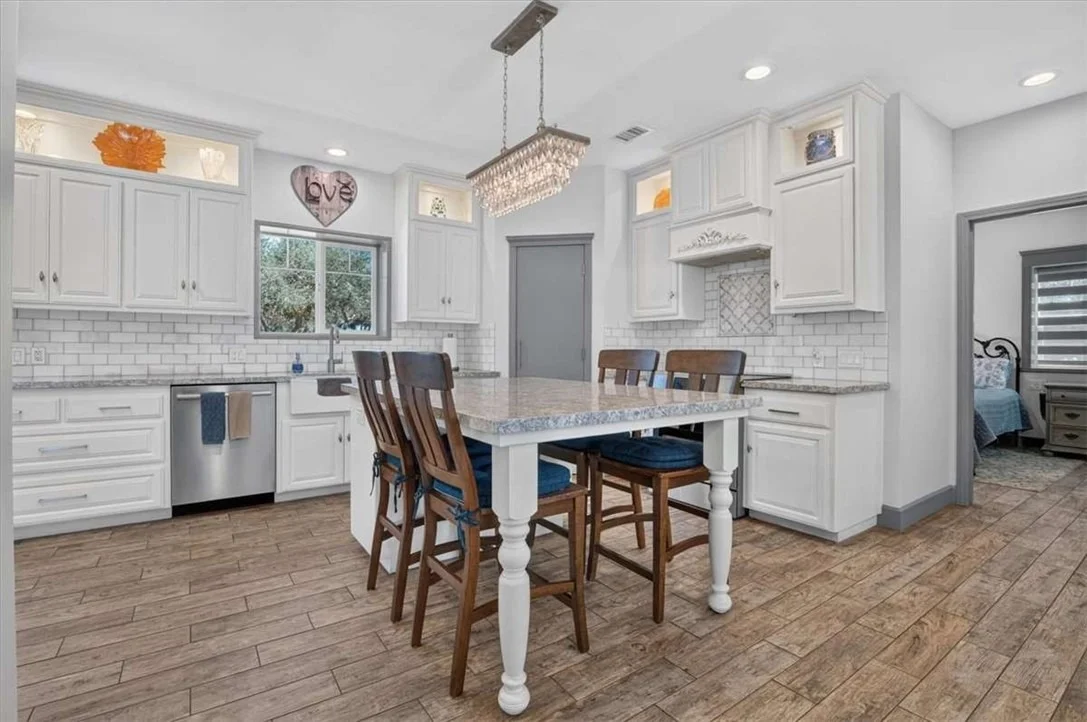 Photo of 1116 1120 Rolling Oaks Drive