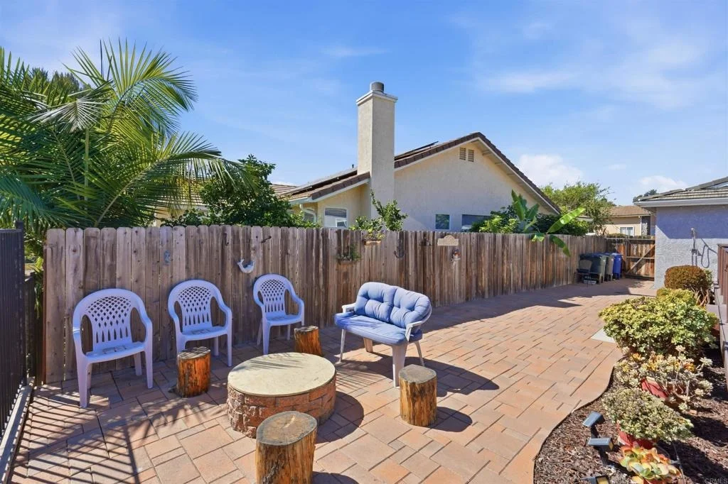 Photo of 2326 Azure Lane