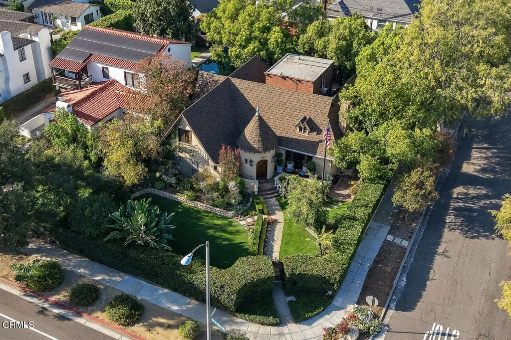 Photo of 2285 E Orange Grove Boulevard