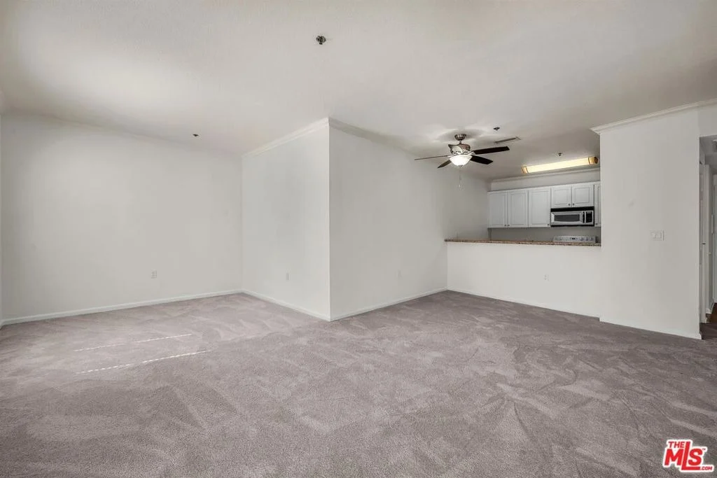 Photo of Unit 506 at 838 Pine Avenue