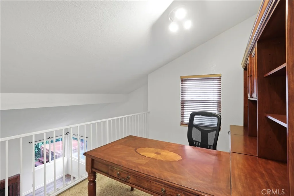 Photo of 1676 Sumac