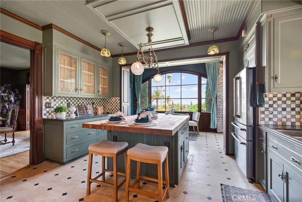 Photo of 2812 Ivy