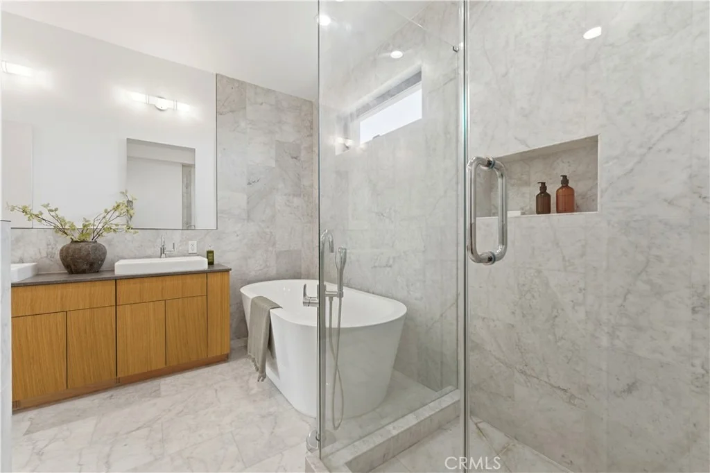 Photo of 11702 Charnock Road