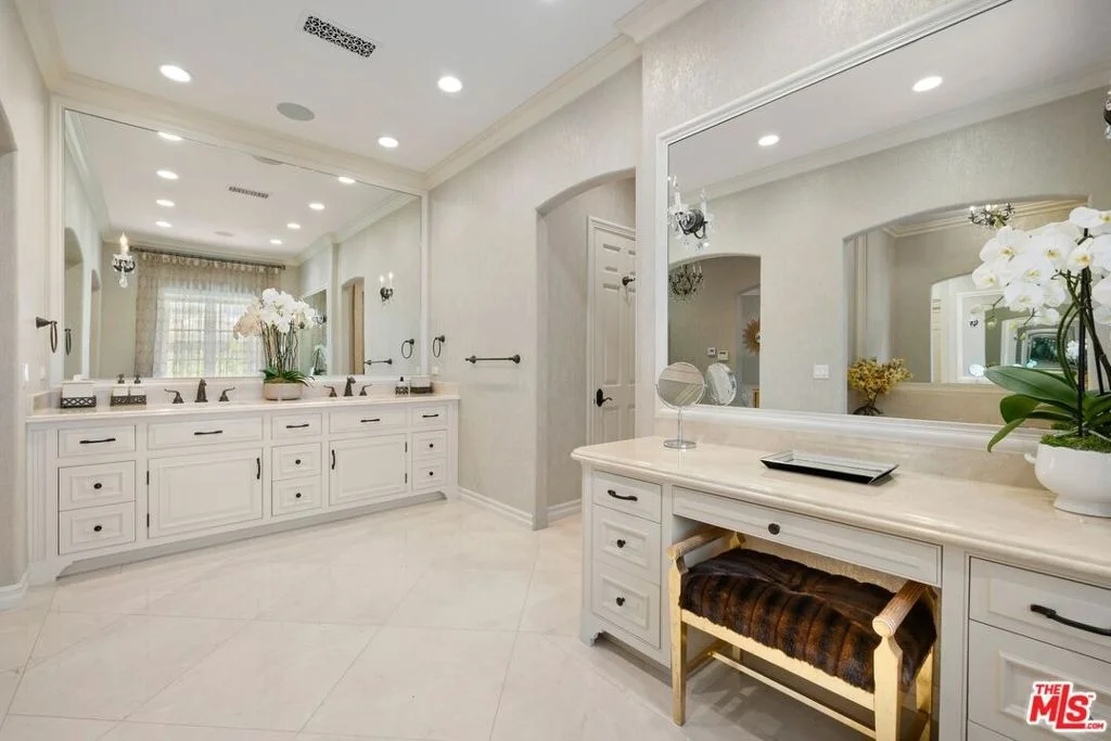 Photo of 9541 Sunset Boulevard