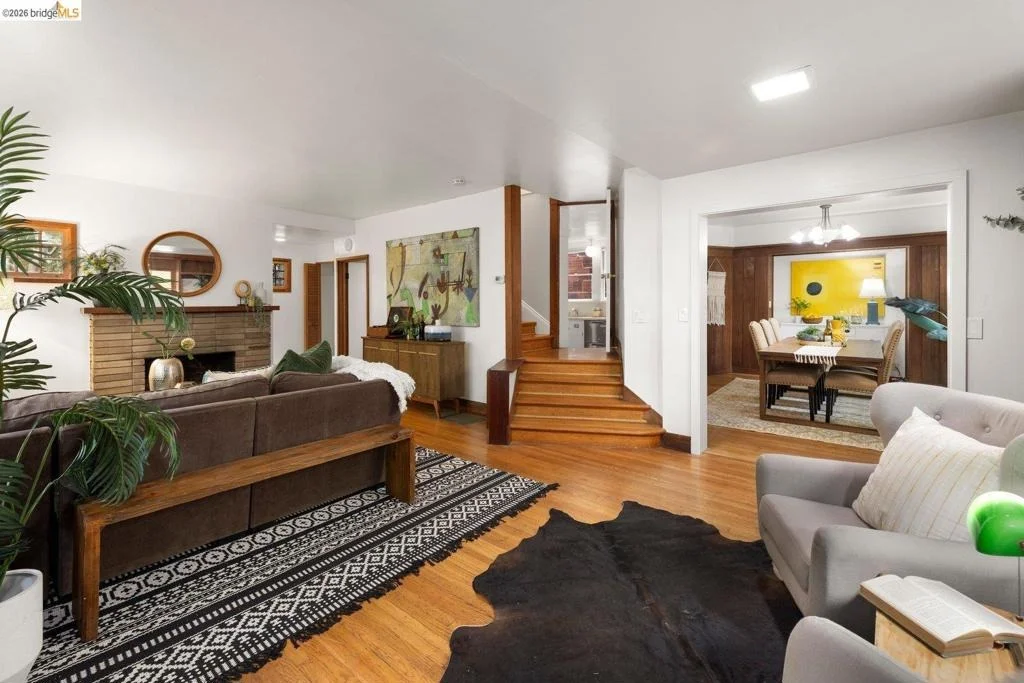 Photo of 2633 Regent St