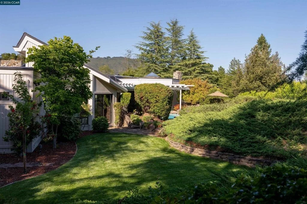 Photo of 2305 Saddleback Dr