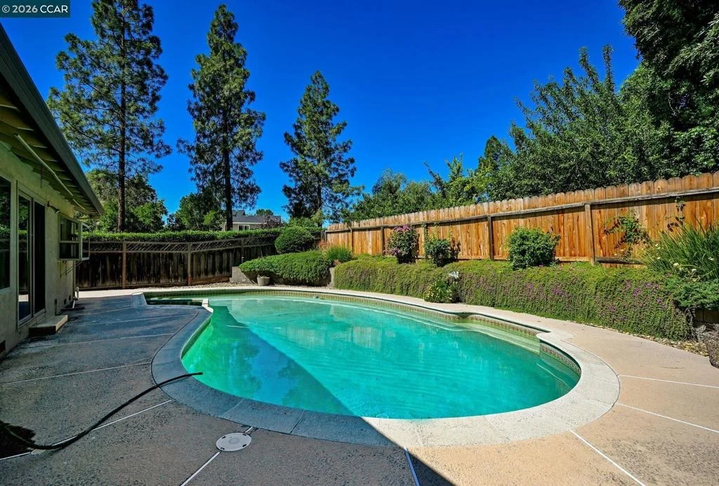 Photo of 1284 Pinecrest Dr