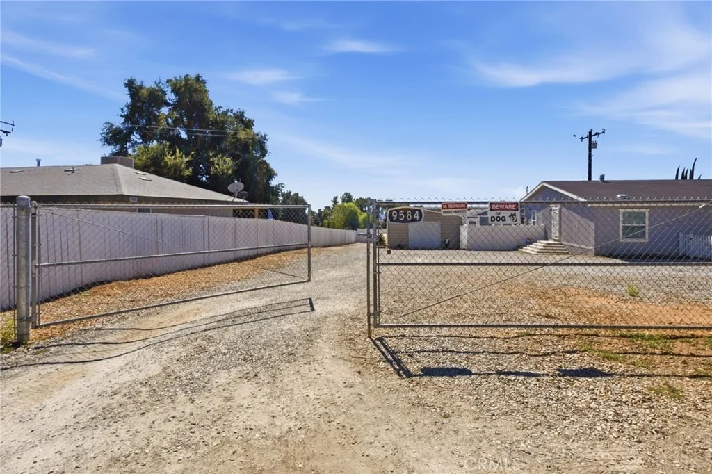 Photo of 9584 Avenida Miravilla