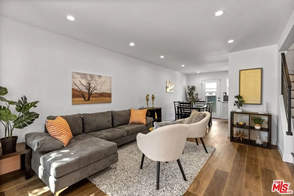 Photo of 231 W Cedar Avenue
