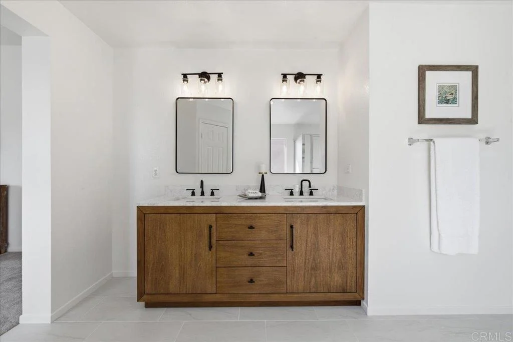Photo of 812 Avenida Abeja