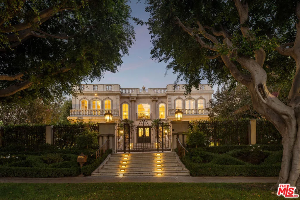 Photo of 628 N Rodeo Drive