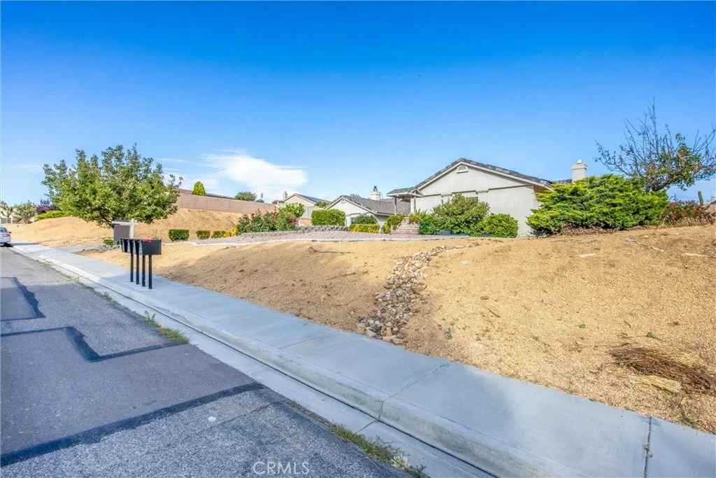 Photo of 13997 Riverside