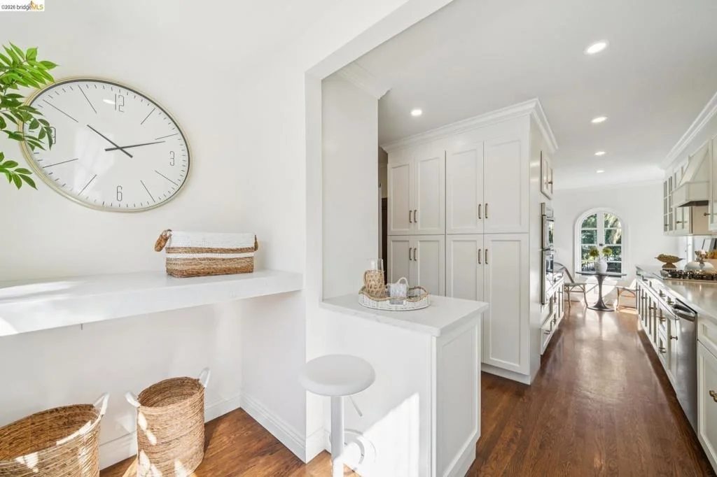 Photo of 6080 Ocean View Drive