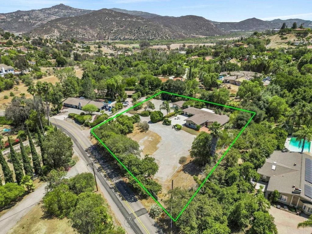 Photo of 3131 Summit Drive