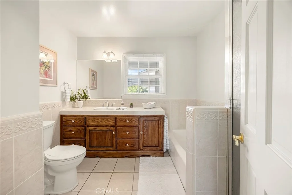 Photo of 1104 Cerritos
