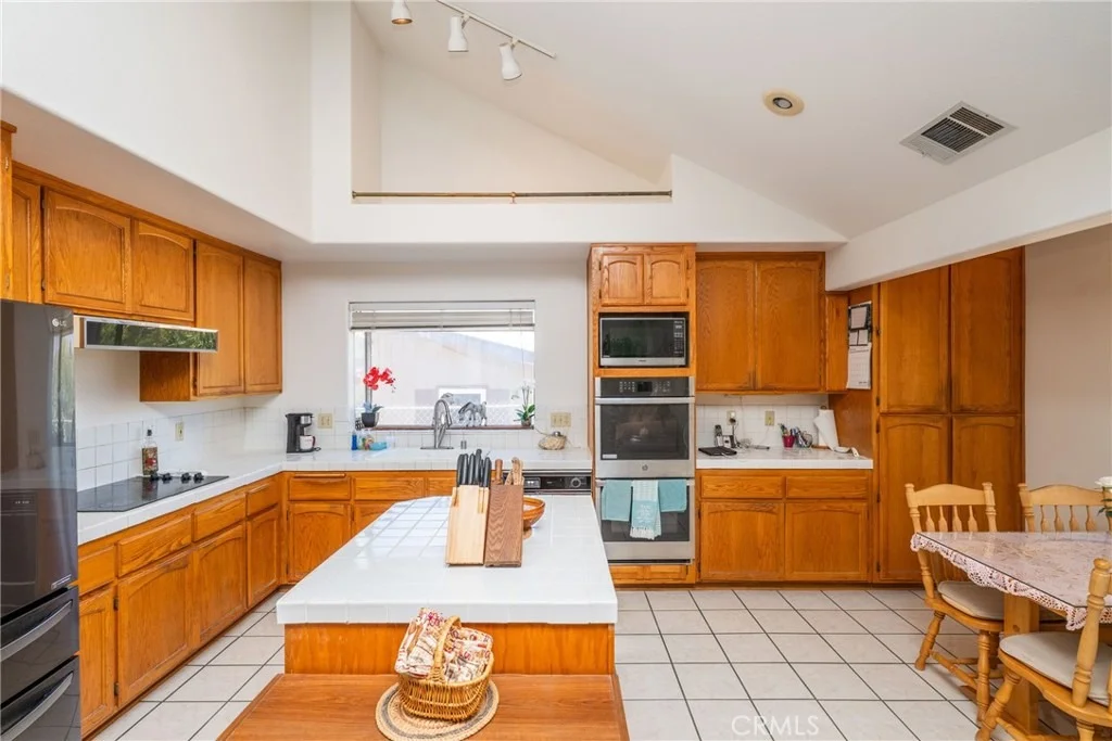 Photo of 24380 Paseo Arroyo