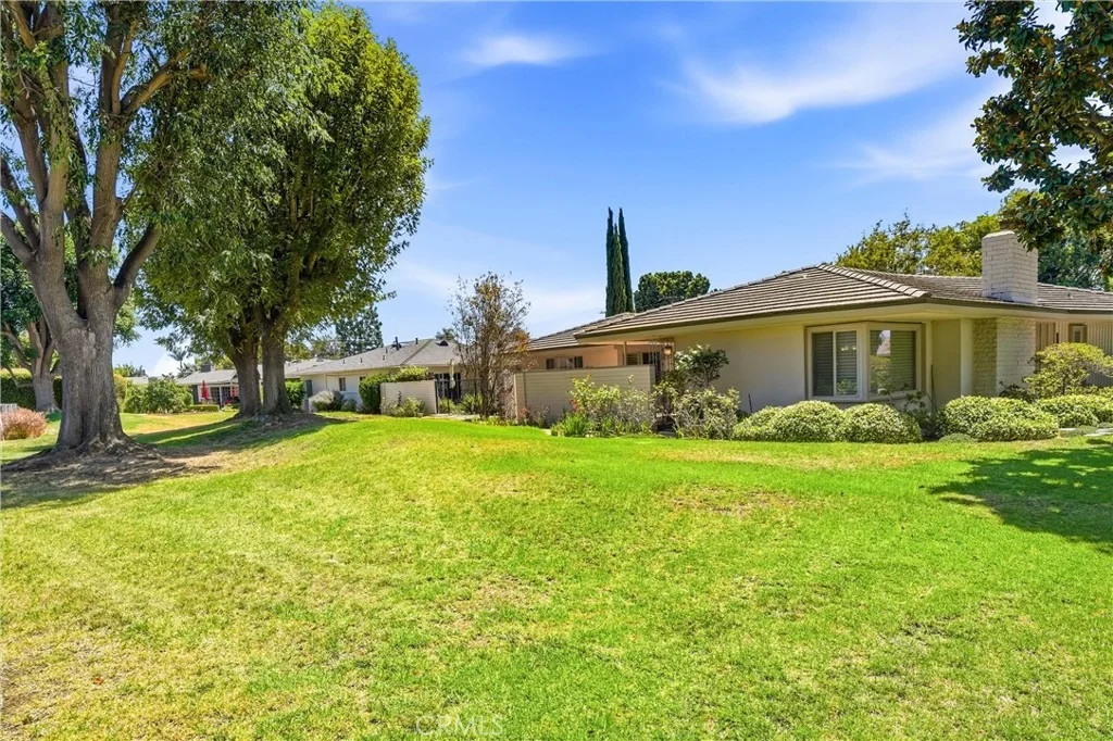 Photo of 17382 Jacaranda