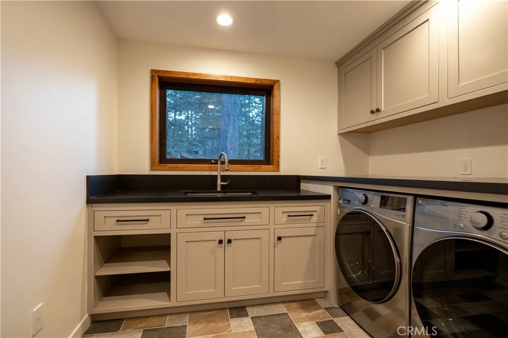 Photo of 42763 Cedar Avenue