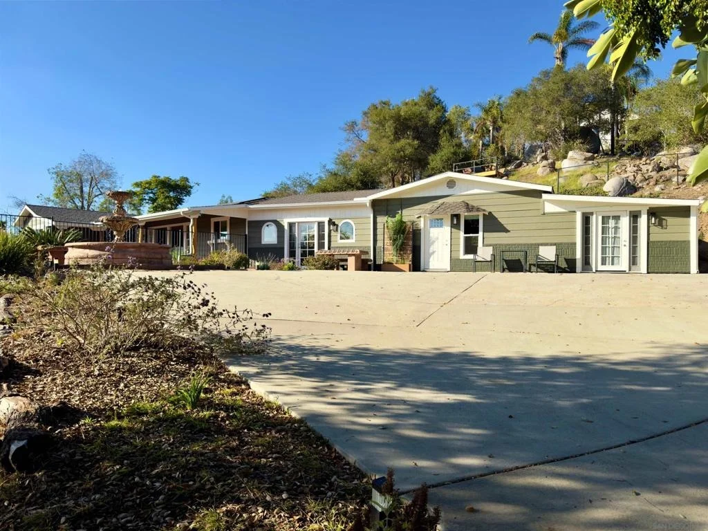 Photo of 1418 York Dr