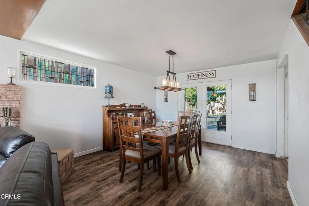 Photo of 405 W Beverly Drive