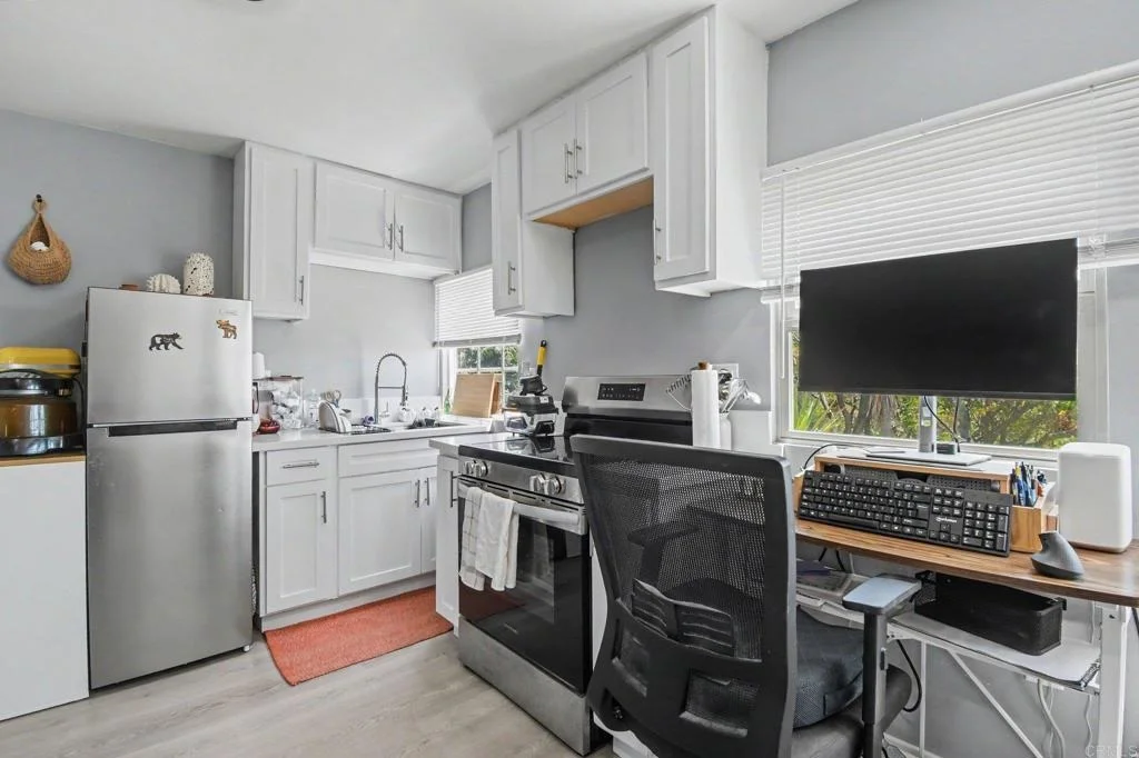 Photo of 2610 Helix St.