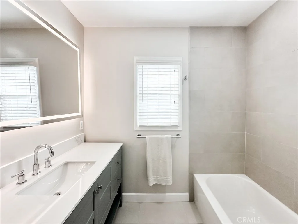 Photo of 306 W Porter