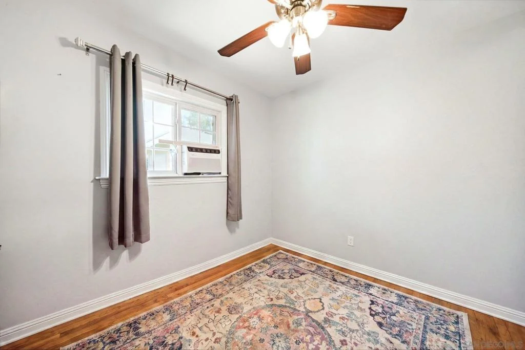 Photo of 8852 Railroad Ave