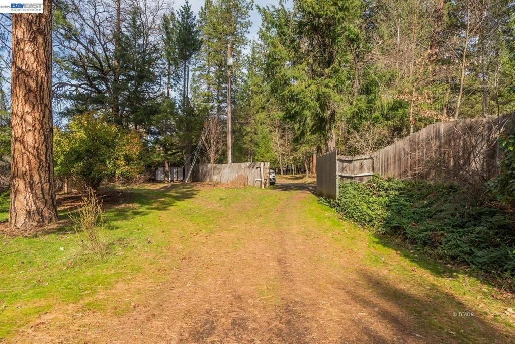 Photo of 376 Mountain View Dr.