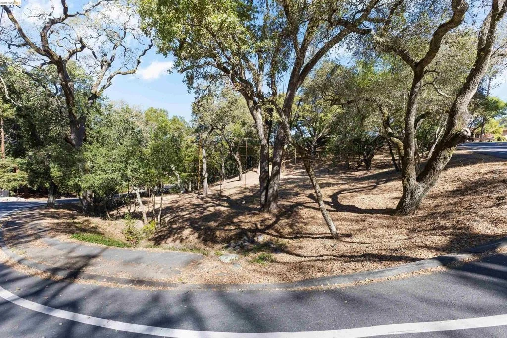 Photo of 822 Acalanes Rd