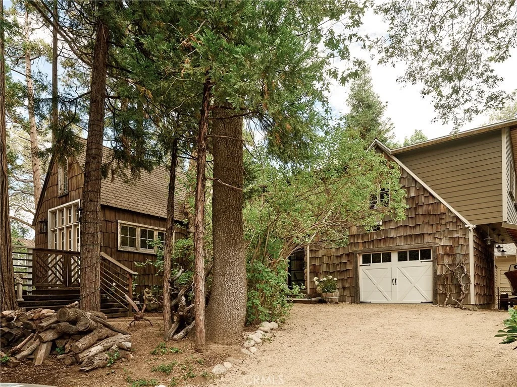 Photo of 255 Hemlock