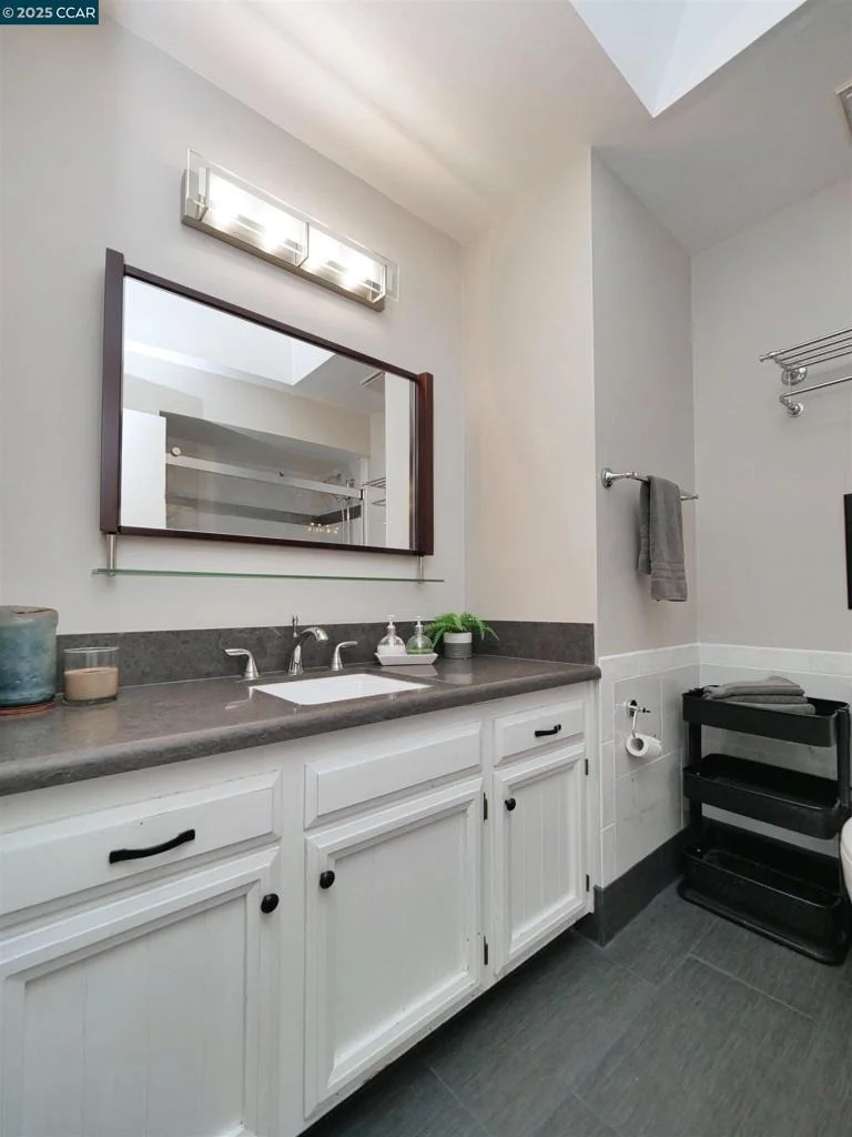 Photo of 4044 Cowell Road