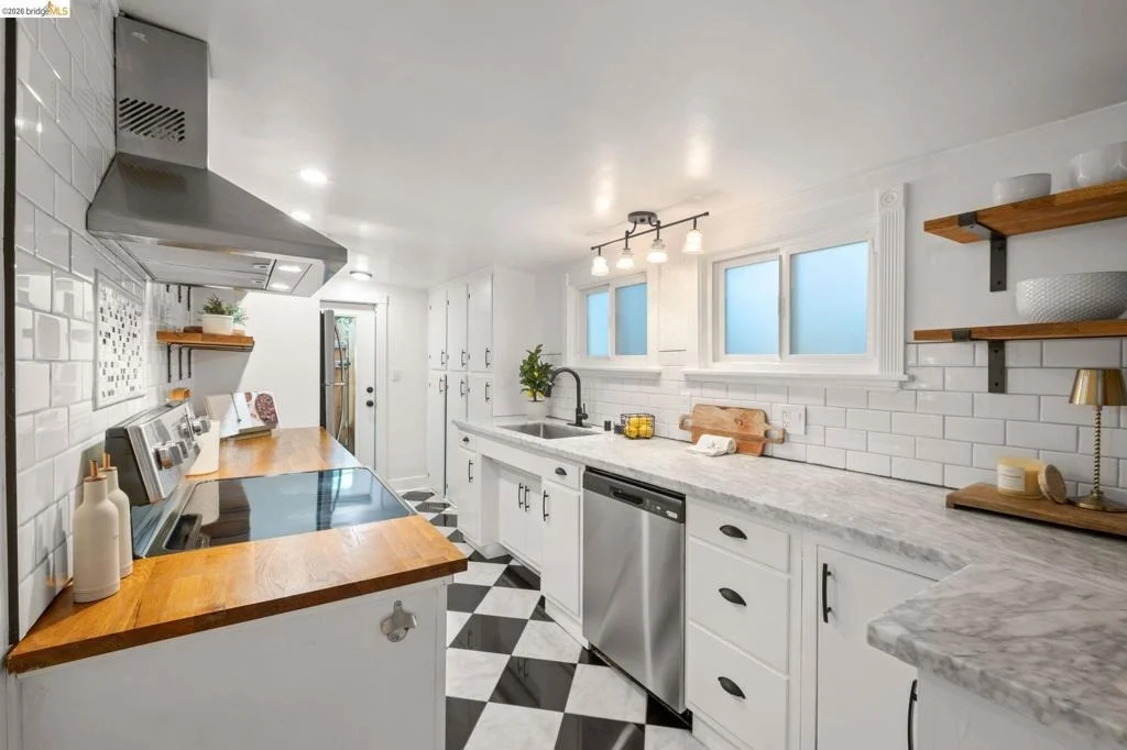 Photo of 2647 Monterey Blvd