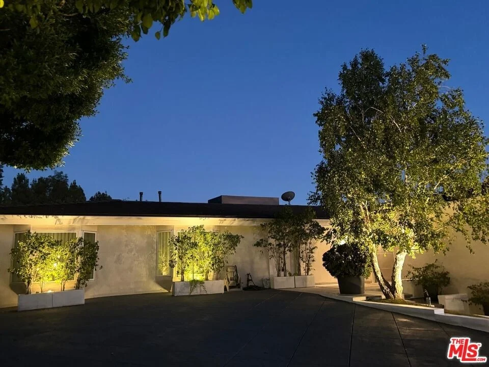 Photo of 9626 Highridge Drive