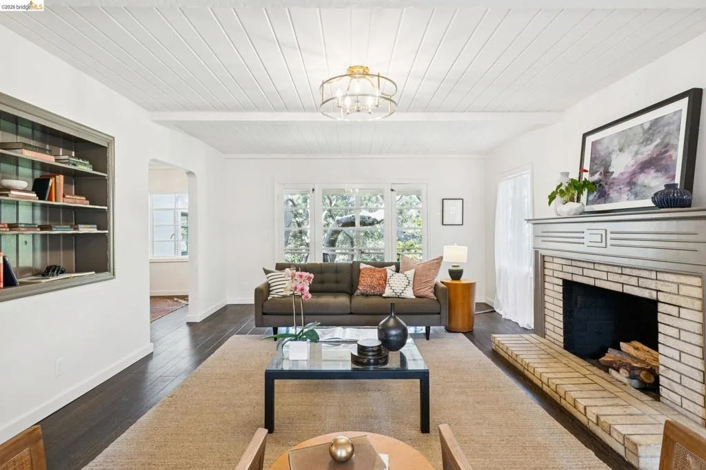 Photo of 2380 Leimert Blvd