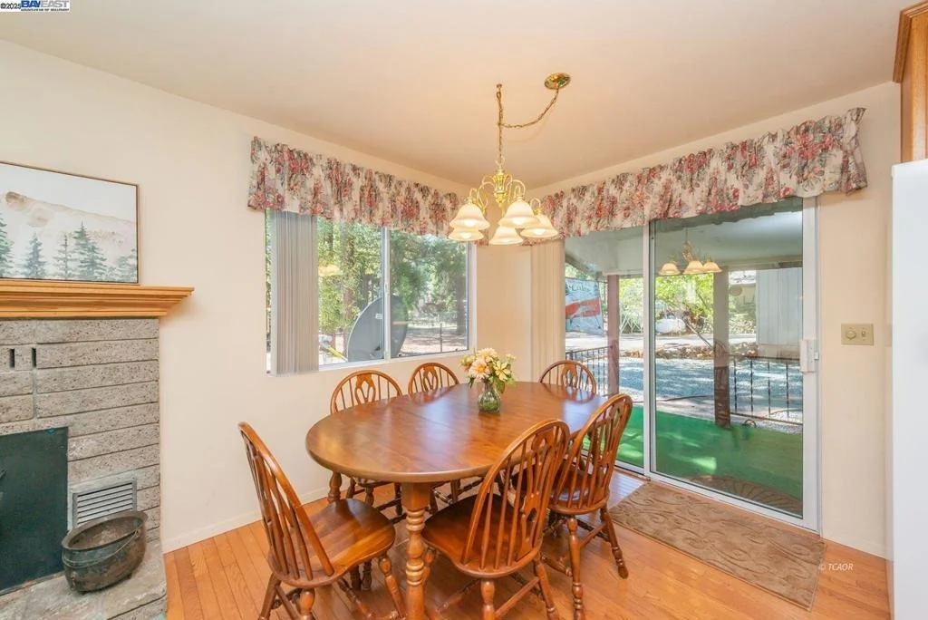 Photo of 230 Lakeview Dr.