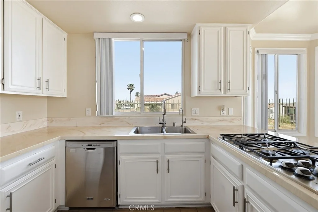 Photo of 38264 Hillcrest Drive