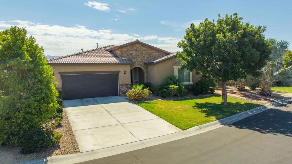 Photo of 42210 Summit Way